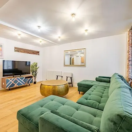 8pers # 3 Bedrooms # Pereire # 17 *