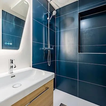 8pers # 3 Bedrooms # Pereire # 17 *