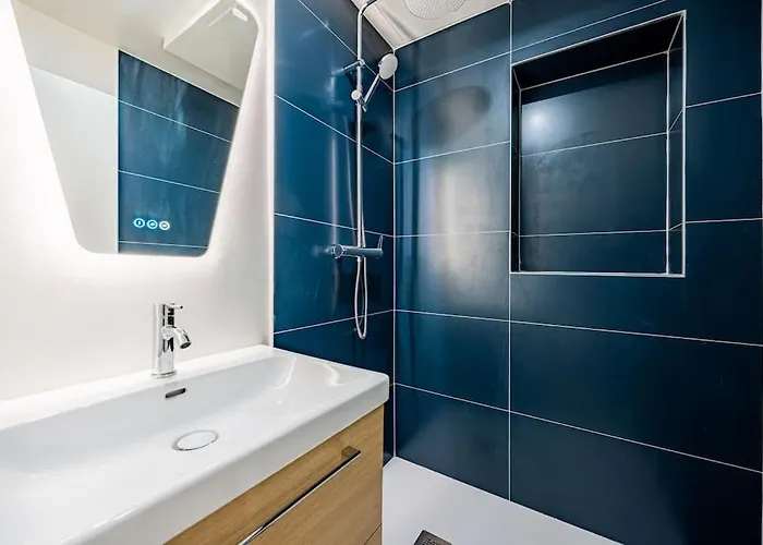 8pers # 3 Bedrooms # Pereire # 17 *