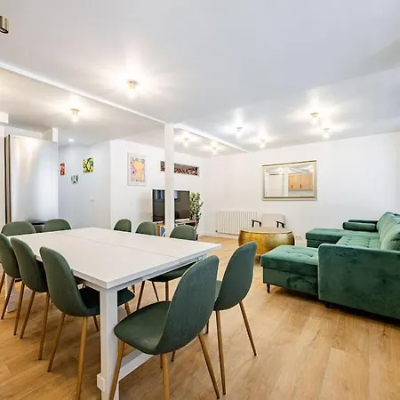 8pers # 3 Bedrooms # Pereire # 17 Parijs